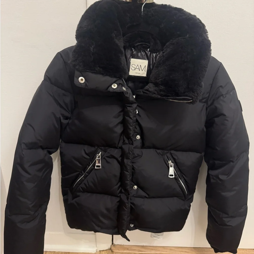 SAM. Women's Classic Black Puffer Jacket - Picture 2 of 10